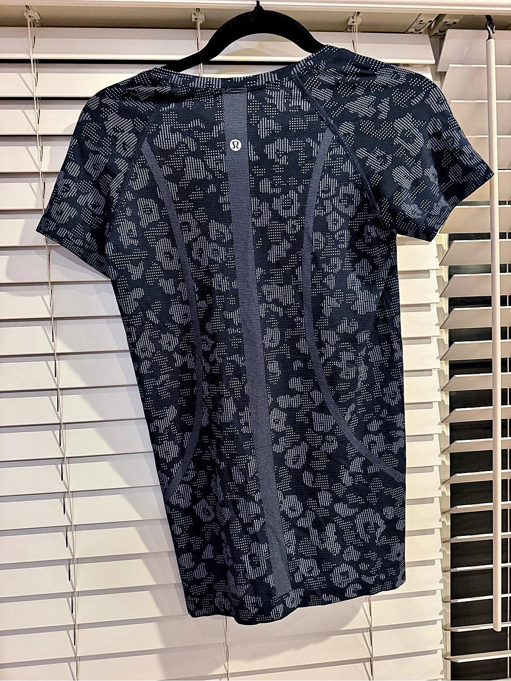 Lululemon Swiftly Tech SS - Picture 2 of 3